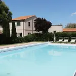 Chiara Aparthotel 3*