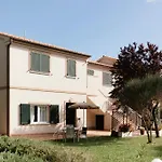 Chiara Aparthotel