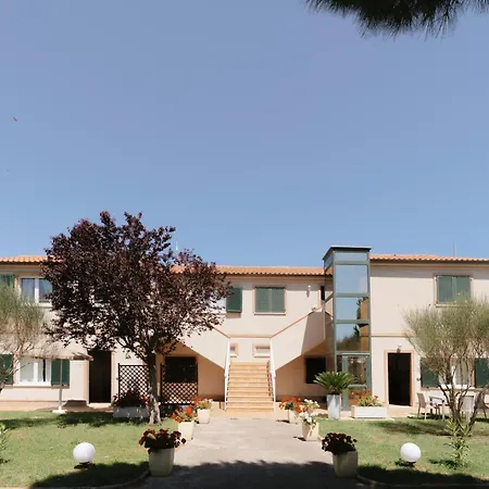 Chiara Aparthotel